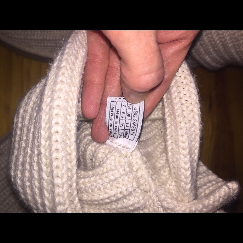 Ugh Cardy - Picture 2 of 2
